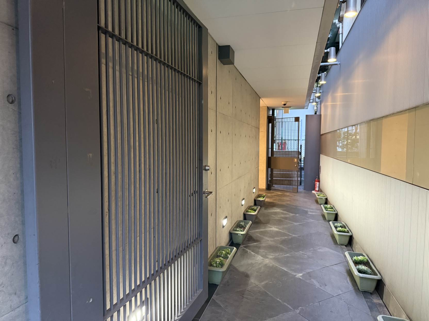 店舗入り口